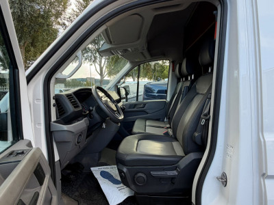 Volkswagen Crafter 35 2.0 TDI 140PK L3H3 RWD / Trekhaak / Imperiaal / App connect / Camera / Laadruimte inrichting foto 3