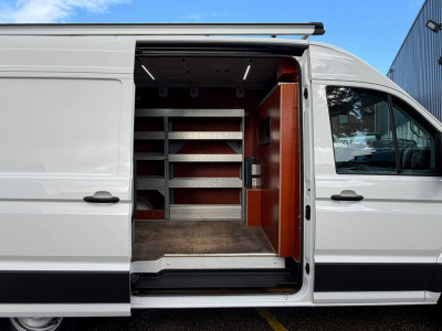 Volkswagen Crafter 35 2.0 TDI 140PK L3H3 RWD / Trekhaak / Imperiaal / App connect / Camera / Laadruimte inrichting foto 6