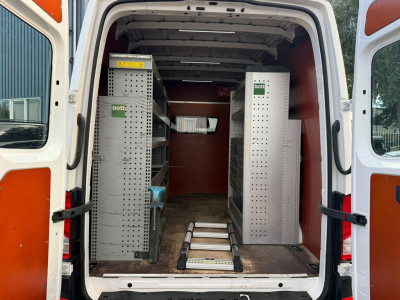 Volkswagen Crafter 35 2.0 TDI 140PK L3H3 RWD / Trekhaak / Imperiaal / App connect / Camera / Laadruimte inrichting foto 7