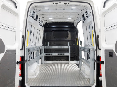 Volkswagen Crafter 35 2.0 TDI 140pk L3H3 (L2H2) Comfortline Airco/Camera/Carplay 12-2023 3