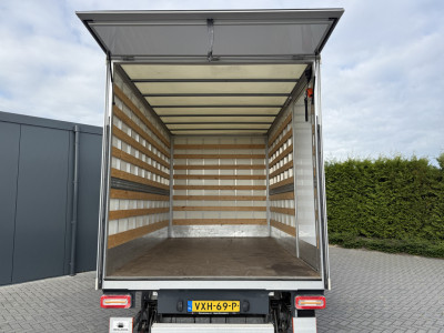 Volkswagen Crafter 35 2.0 TDI 141 PK N1 / BAKWAGEN / LAADKLEP / **29.286 KM** / ZIJDEUR / CRUISE / AIRCO / NAVI / MEUBELBAK / DHOLLANDIA LAADKLEP foto 6