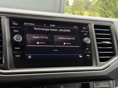 Volkswagen Crafter 35 2.0 TDI 177 PK / L3H3 / CAMERA / CRUISE / 3.5 TON TREKKEN / 3-ZITS / AIRCO / CARPLAY / GEVEERDE STOEL / 3500 KG AHG foto 15