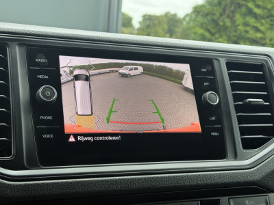 Volkswagen Crafter 35 2.0 TDI 177 PK / L3H3 / CAMERA / CRUISE / 3.5 TON TREKKEN / 3-ZITS / AIRCO / CARPLAY / GEVEERDE STOEL / 3500 KG AHG foto 16