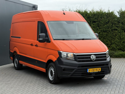 Volkswagen Crafter 35 2.0 TDI 177 PK / L3H3 / CAMERA / CRUISE / 3.5 TON TREKKEN / 3-ZITS / AIRCO / CARPLAY / GEVEERDE STOEL / 3500 KG AHG foto 4