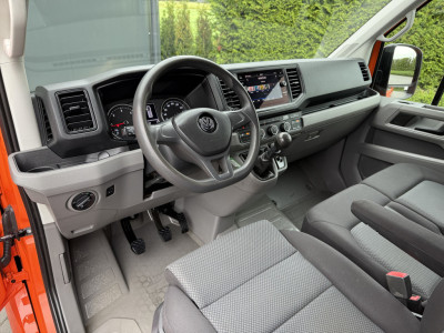 Volkswagen Crafter 35 2.0 TDI 177 PK / L3H3 / CAMERA / CRUISE / 3.5 TON TREKKEN / 3-ZITS / AIRCO / CARPLAY / GEVEERDE STOEL / 3500 KG AHG foto 8