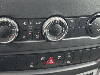 Volkswagen Crafter 35 2.0 TDI L2H1 Geel kenteken! MARGE 9 zitplaatsen op kenteken foto 9