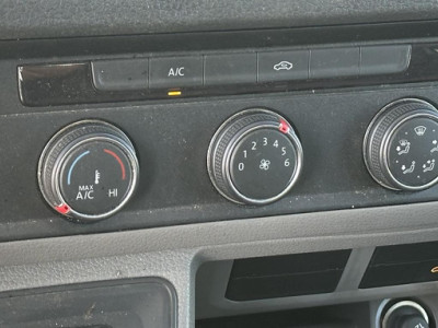 Volkswagen Crafter 35 2.0 TDI L2H2 Bus met laadklep Dhollandia 12