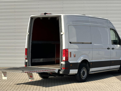 Volkswagen Crafter 35 2.0 TDI L2H2 Bus met laadklep Dhollandia 2