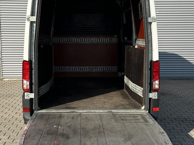 Volkswagen Crafter 35 2.0 TDI L2H2 Bus met laadklep Dhollandia 9