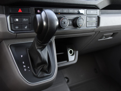 Volkswagen Crafter 35 2.0 TDI L3H2 Highline PB Edition Cruise, Camera, Carplay, LED, 177pk, Automaat, Multimedia, Stoelverwarming, Uniek! foto 18