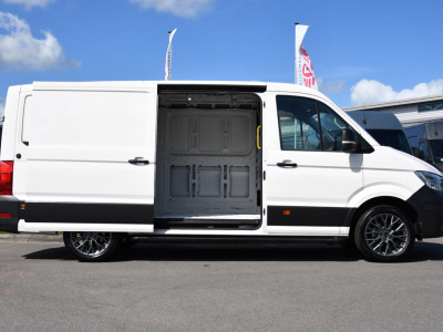 Volkswagen Crafter 35 2.0 TDI L3H2 PB Edition Camera, Cruise, Carplay, LED, Stoelverwarming, Clima, Multimedia, 177pk, Automaat, Uniek! foto 11