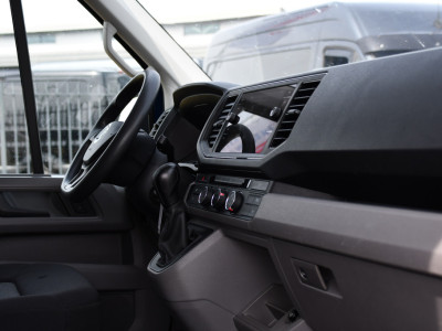 Volkswagen Crafter 35 2.0 TDI L3H2 PB Edition Cruise, Carplay, LED, Multimedia, Sensoren, Voorruit verwarming, 140pk, Automaat, Uniek! 17