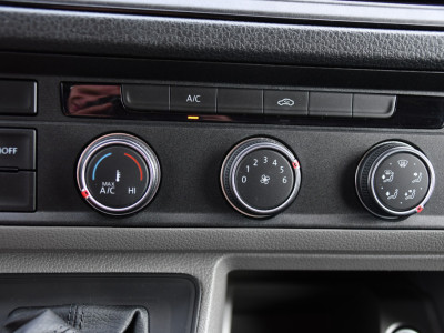 Volkswagen Crafter 35 2.0 TDI L3H2 PB Edition Cruise, Carplay, LED, Multimedia, Sensoren, Voorruit verwarming, 140pk, Automaat, Uniek! 21