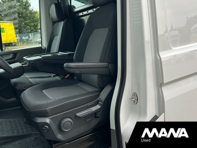 Volkswagen Crafter 35 2.0 TDI L3H3 140PK Automaat ZGAN! Cruise Airco Carplay Camera Trekhaak foto 14
