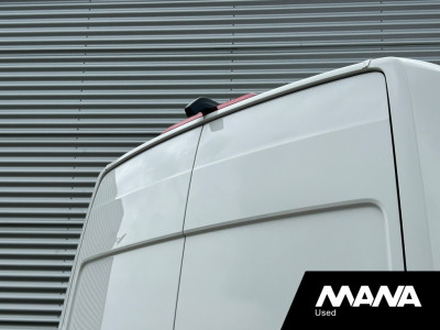 Volkswagen Crafter 35 2.0 TDI L3H3 140PK Automaat ZGAN! Cruise Airco Carplay Camera Trekhaak foto 6