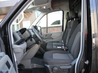 Volkswagen Crafter 35 2.0 TDI L3H3 177PK Automaat / Camera / App Connect / 3 zits foto 3