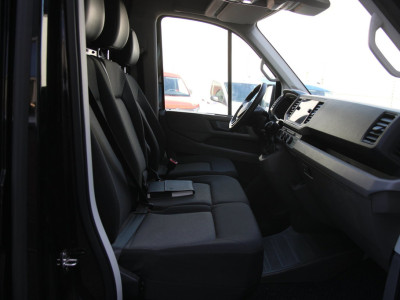 Volkswagen Crafter 35 2.0 TDI L3H3 177PK Automaat / Camera / App Connect / 3 zits foto 4