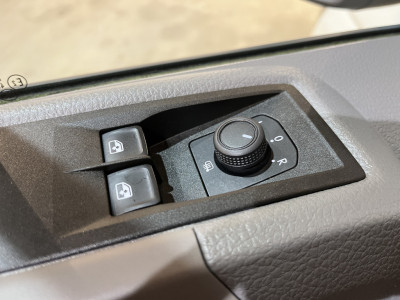 Volkswagen Crafter 35 2.0 TDI L3H3 180 PK Automaat / Euro 6 / Servicebus / Modul-System Inrichting / Euro 6 / 220V. / Trekhaak 3.000 KG / Airco / Adap. Cruise Control / Camera / CarPlay / 7.200 KM !! foto 20
