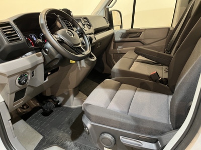 Volkswagen Crafter 35 2.0 TDI L3H3 180 PK Automaat / Euro 6 / Servicebus / Modul-System Inrichting / Euro 6 / 220V. / Trekhaak 3.000 KG / Airco / Adap. Cruise Control / Camera / CarPlay / 7.200 KM !! foto 6