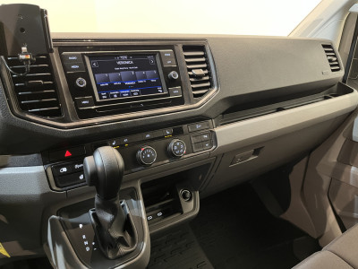 Volkswagen Crafter 35 2.0 TDI L3H3 180 PK Automaat / Euro 6 / Servicebus / Modul-System Inrichting / Euro 6 / 220V. / Trekhaak 3.000 KG / Airco / Adap. Cruise Control / Camera / CarPlay / 7.200 KM !! foto 7