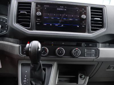 Volkswagen Crafter 35 2.0 TDI L3H3 Black Edition Camera, Adaptieve Cruise, Carplay, LED, Trekhaak, Voorruitverwarming, Sensoren, 177pk, Automaat, Uniek! 19