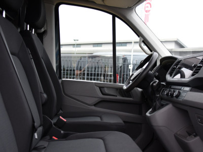 Volkswagen Crafter 35 2.0 TDI L3H3 Black Edition Camera, Adaptieve Cruise, Carplay, LED, Trekhaak, Voorruitverwarming, Sensoren, 177pk, Automaat, Uniek! 21