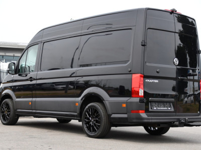 Volkswagen Crafter 35 2.0 TDI L3H3 Black Edition Camera, Adaptieve Cruise, Carplay, LED, Trekhaak, Voorruitverwarming, Sensoren, 177pk, Automaat, Uniek! 3