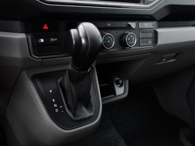 Volkswagen Crafter 35 2.0 TDI L3H3 Black Edition Camera, Carplay, LED, 177pk, Automaat, Standkachel, Geveerde stoel, Uniek! foto 16