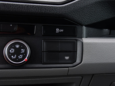 Volkswagen Crafter 35 2.0 TDI L3H3 Black Edition Camera, Carplay, LED, 177pk, Automaat, Standkachel, Geveerde stoel, Uniek! foto 19