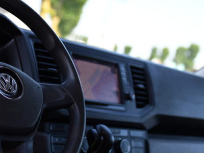 Volkswagen Crafter 35 2.0 TDI L3H3 Black Edition Camera, Cruise, Carplay, Automaat, Trekhaak, 177pk, Airco, Multimedia, Uniek! foto 12