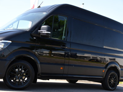 Volkswagen Crafter 35 2.0 TDI L3H3 Black Edition Camera, Cruise, Carplay, Automaat, Trekhaak, 177pk, Airco, Multimedia, Uniek! foto 7