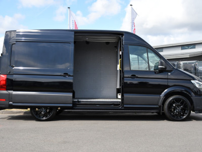 Volkswagen Crafter 35 2.0 TDI L3H3 Black Edition Full options! Adaptieve Cruise, Camera, Carplay, LED, Standkachel, Stoelverwarming, Dodehoek, Massagestoel, Automaat, Uniek! foto 11