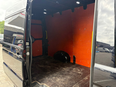 Volkswagen Crafter 35 2.0 TDI L3H3 Highline|140PK|Automaat|airco|cruise|apple carplay|achteruitrijcamer|trekhaak 3000KG trek|EURO6 foto 10