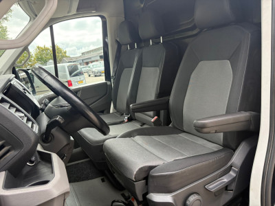 Volkswagen Crafter 35 2.0 TDI L3H3 Highline|140PK|Automaat|airco|cruise|apple carplay|achteruitrijcamer|trekhaak 3000KG trek|EURO6 foto 12