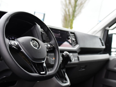 Volkswagen Crafter 35 2.0 TDI L3H3 Highline PB Edition Full Options! Adaptieve Cruise, Carplay, LED, Leder, Stoelwarming, Trekhaak, Multimedia, Uniek! foto 2