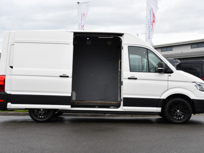 Volkswagen Crafter 35 2.0 TDI L3H3 PB Edition Adaptieve Cruise, Camera, LED, Carplay, Trekhaak, Automaat, 140pk, Sensoren, Multimedia, Uniek! foto 11