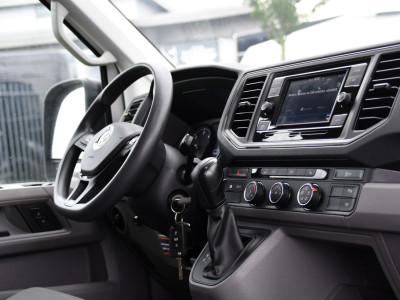 Volkswagen Crafter 35 2.0 TDI L3H3 PB Edition Adaptieve Cruise, Camera, LED, Carplay, Trekhaak, Automaat, 140pk, Sensoren, Multimedia, Uniek! foto 20