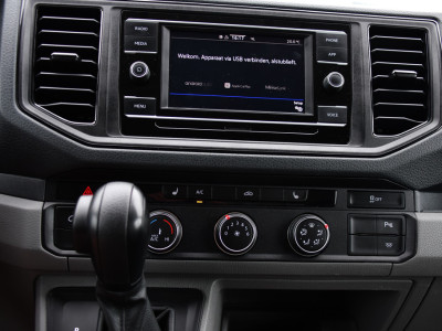 Volkswagen Crafter 35 2.0 TDI L3H3 PB Edition Adaptieve Cruise, Camera, LED, Carplay, Trekhaak, Automaat, 140pk, Sensoren, Multimedia, Uniek! foto 21