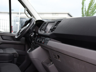 Volkswagen Crafter 35 2.0 TDI L3H3 PB Edition Camera, Adaptieve Cruise, Carplay, LED, Trekhaak, Multimedia, 140pk, Automaat, Sensoren, Uniek! foto 19