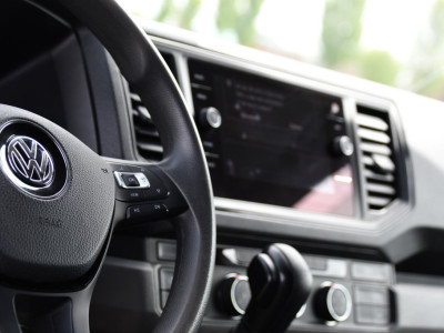 Volkswagen Crafter 35 2.0 TDI L3H3 PB Edition Camera, Cruise, Carplay, Carplay, Sensoren, geveerde stoel, Trekhaak, 140pk, Automaat, Multimedia, Uniek! 13