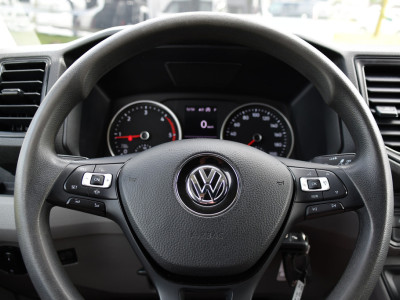 Volkswagen Crafter 35 2.0 TDI L3H3 PB Edition Camera, Cruise, Carplay, Carplay, Sensoren, geveerde stoel, Trekhaak, 140pk, Automaat, Multimedia, Uniek! 14