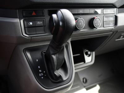 Volkswagen Crafter 35 2.0 TDI L3H3 PB Edition Camera, Cruise, Carplay, Carplay, Sensoren, geveerde stoel, Trekhaak, 140pk, Automaat, Multimedia, Uniek! 20