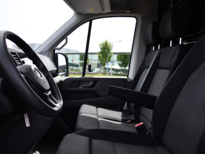 Volkswagen Crafter 35 2.0 TDI L3H3 PB Edition Camera, Cruise, Carplay, Carplay, Sensoren, geveerde stoel, Trekhaak, 140pk, Automaat, Multimedia, Uniek! 21