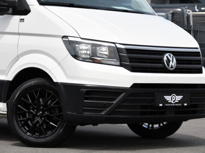 Volkswagen Crafter 35 2.0 TDI L3H3 PB Edition Camera, Cruise, Carplay, Carplay, Sensoren, geveerde stoel, Trekhaak, 140pk, Automaat, Multimedia, Uniek! 8
