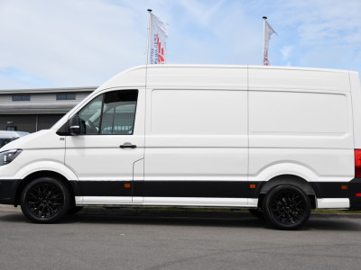 Volkswagen Crafter 35 2.0 TDI L3H3 PB Edition Camera, Cruise, Carplay, Carplay, Sensoren, geveerde stoel, Trekhaak, 140pk, Automaat, Multimedia, Uniek! 9