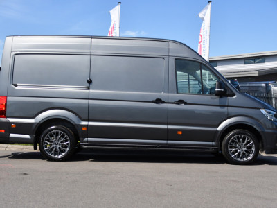 Volkswagen Crafter 35 2.0 TDI L3H3 PB Edition Camera, Cruise, Carplay, LED, Automaat, Sensoren, 140pk, Trekhaak, Multimedia, Uniek! foto 10