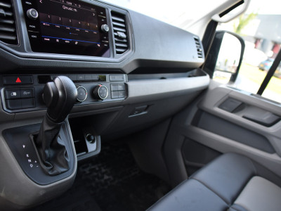 Volkswagen Crafter 35 2.0 TDI L3H3 PB Edition Camera, Cruise, Carplay, LED, Automaat, Sensoren, 140pk, Trekhaak, Multimedia, Uniek! foto 18