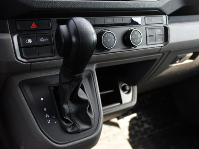 Volkswagen Crafter 35 2.0 TDI L3H3 PB Edition Camera, Cruise, Carplay, LED, Automaat, Sensoren, 140pk, Trekhaak, Multimedia, Uniek! foto 20