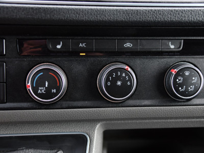 Volkswagen Crafter 35 2.0 TDI L3H3 PB Edition MARGE! Adaptieve Cruise, Camera, Carplay, 2 x Schuifdeur, Multimedia, LED, 177pk, Automaat, Stoelverwarming, Trekhaak, Uniek! foto 19