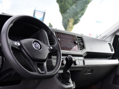 Volkswagen Crafter 35 2.0 TDI L3H3 PB Edition MARGE! Adaptieve Cruise, Camera, Carplay, 2 x Schuifdeur, Multimedia, LED, 177pk, Automaat, Stoelverwarming, Trekhaak, Uniek! foto 2